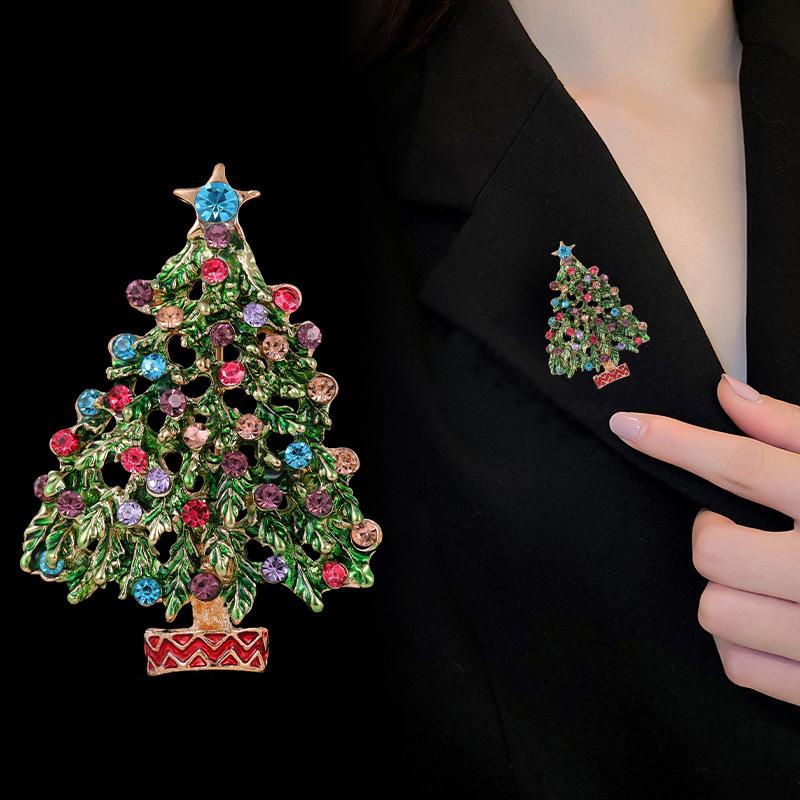New 1Pc Christmas Tree Party Enamel Tree Brooches Fashion Women MenCausal Office Brooch Pins Gifts New Year Clothing Decoration