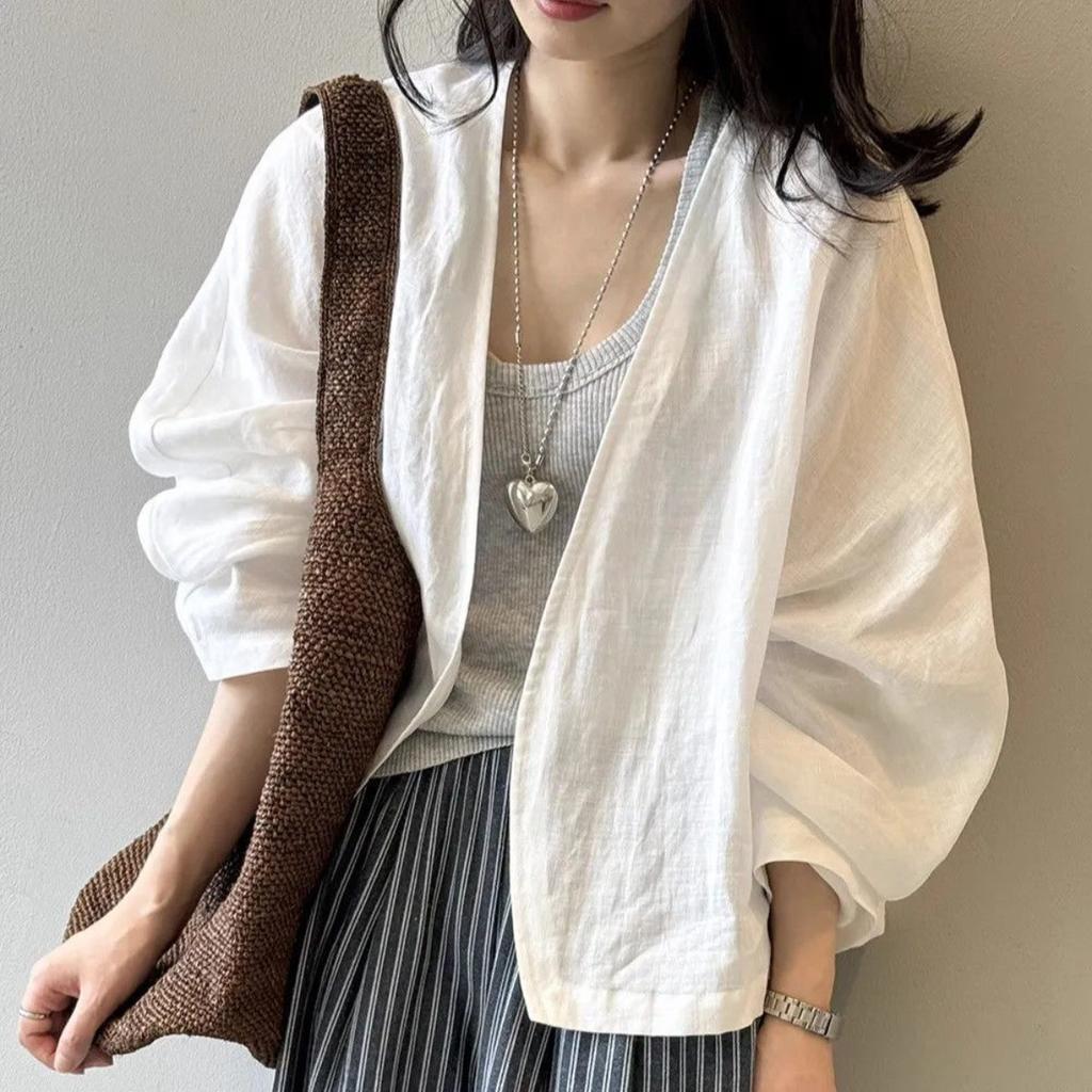 Retro White Shirt Jacket, Women's Summer Artistic Long Sleeved Cardigan Top Design, Thin and Loose, Versatile Sun Protection Shirt