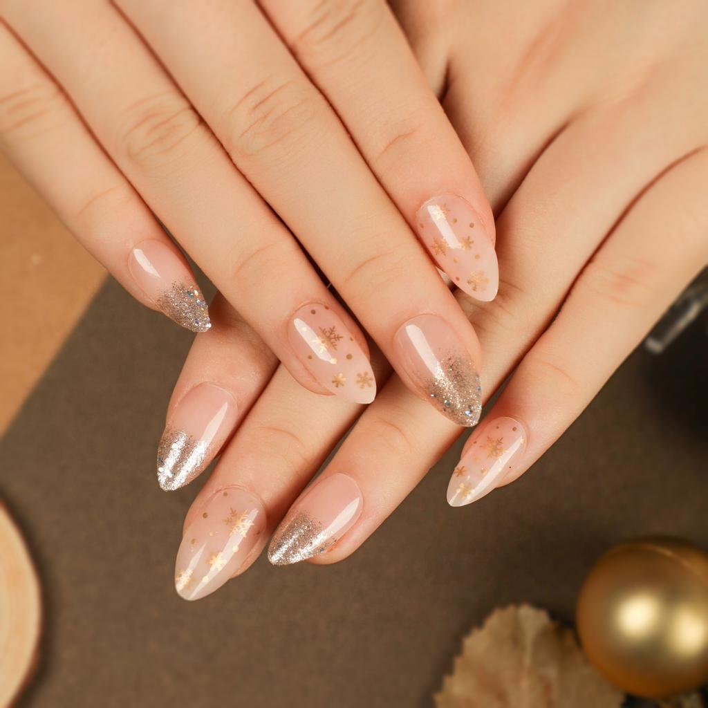 24 Stück Weihnachtskleidung Rüstung Schneeflocke Liebe Schneemann Maniküre Kurze Mandel Schleife Europäisch und Amerikanisch Lange Nagelstücke