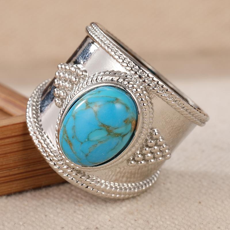 Vintage Exquisite Inlaid Oval Synthetic Turquoise Silvery Plated Wide Ring for Women Bohemian Style Banquet Jewelry Accessories