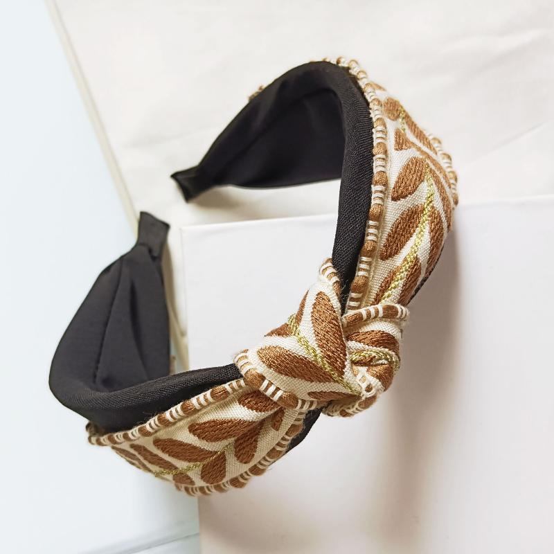 Bohemian Embroidered Headband Ethnic Floral Wide Band For Women Elegant Hair Accessory With Simple Design