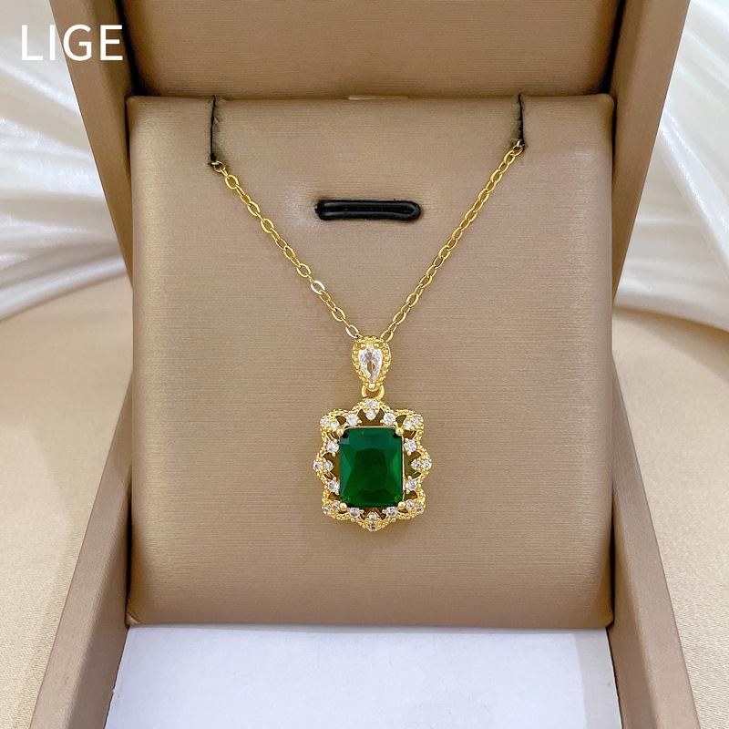 Empty Emerald Full Diamond Light Luxury Temperament Gorgeous Full Diamond Necklace Female Versatile Clavicle Chain Titanium Steel