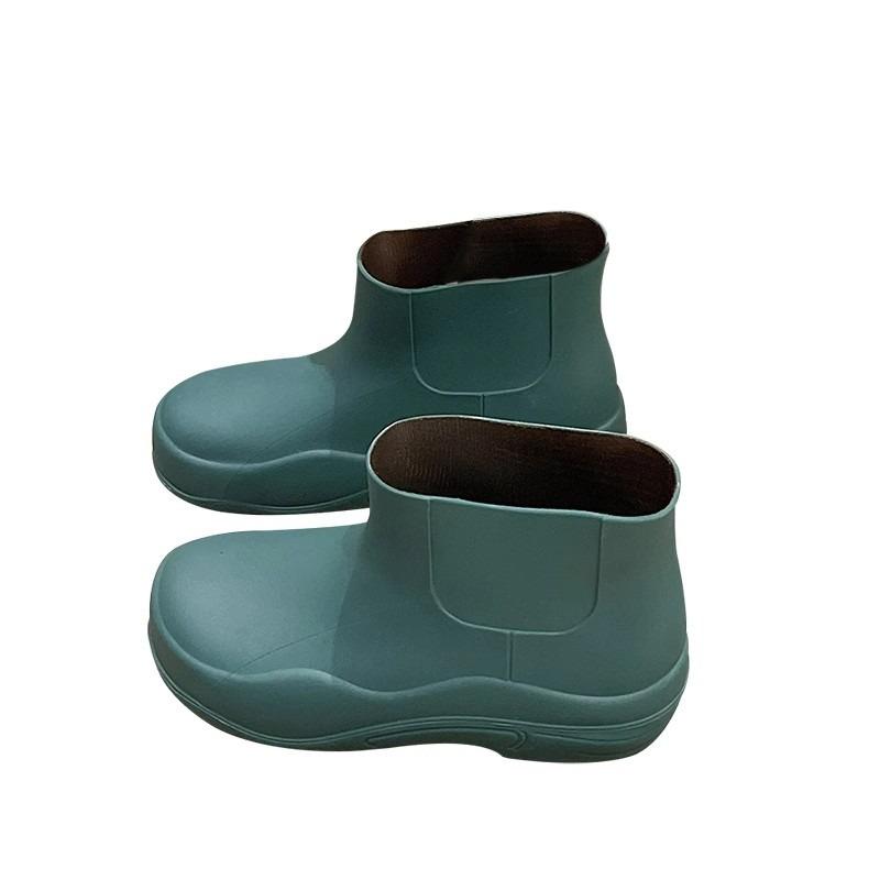 Japanese rain shoes women's fashion short soft-soled rubber shoes kitchen overshoes adult water shoes women's waterproof and non-slip rain boots