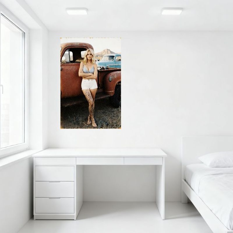Sexy Blonde Frau Vintage Pickup Truck Blechschild Rustikale Berglandschaft Metallposter für Bar Heim Wanddekoration