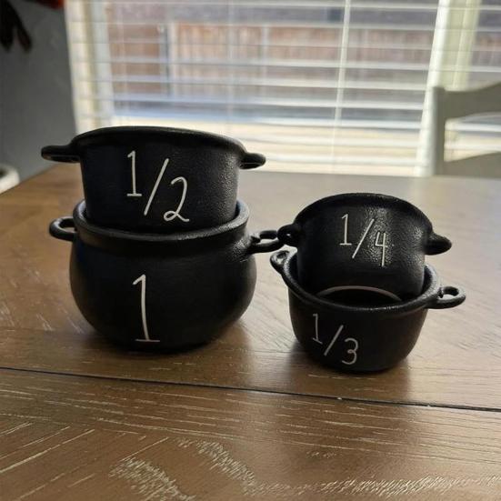 Mini Black Cauldron Halloween Witch Cauldron Pot Bucket Multi-purpose Small Candy Bowl for Halloween Trick or Treat Party Favors