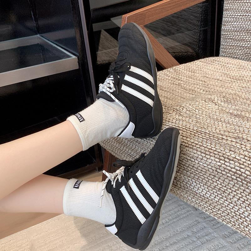 Globalne popularne buty w tym roku, czarne niemieckie buty treningowe dla kobiet 2025 nowe letnie wszechstronne sportowe buty casual dla dzieci