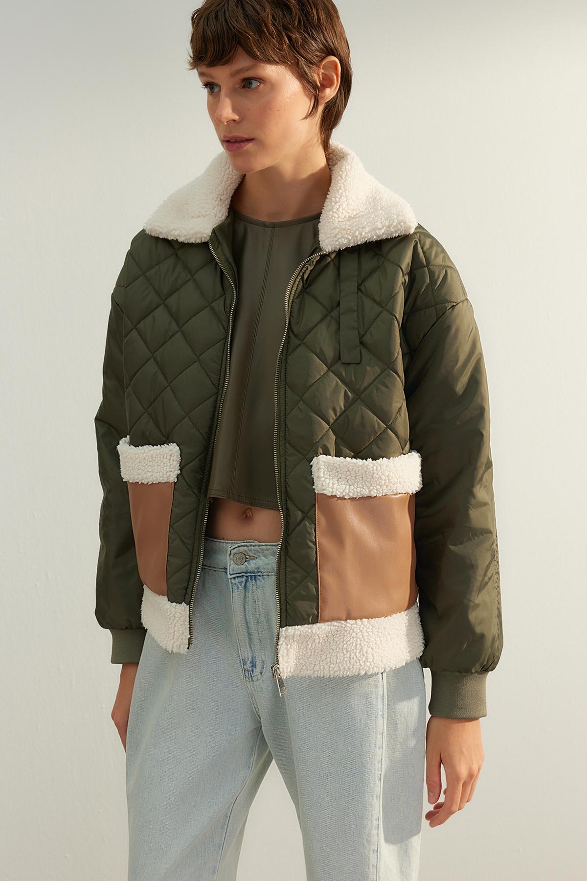 

Женское модное новое пальто цвета хаки, стеганое плюшевое пальто с деталями