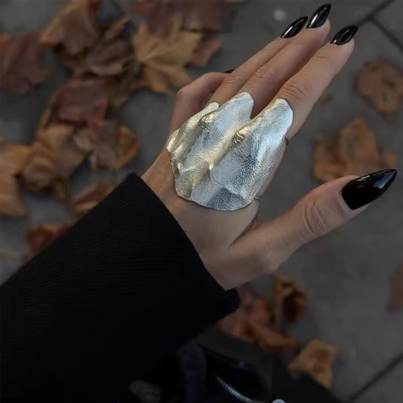Silvery/Golden Irregular Pleated Knuckle Ring Artistic Minimalist Niche Unique Exquisite Finger Ring Suitable For Men And Women