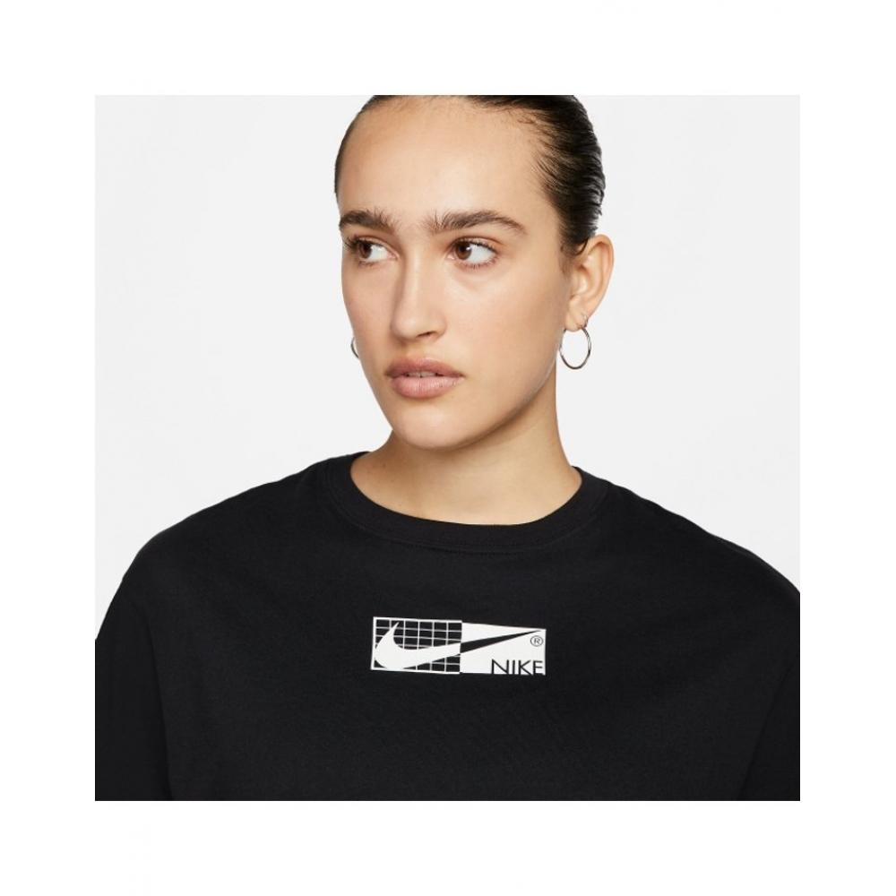 Nike SporTswear Cropped T shirT Women