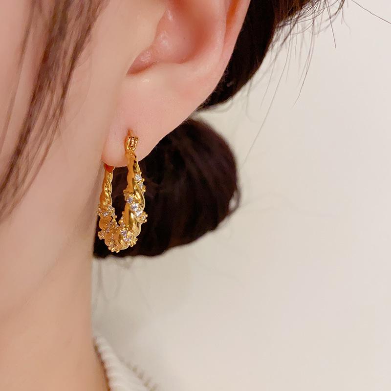 Chic Zircon Twist Ear Cuffs: Elegant, Unique, and Fashionable Earrings for Women.
