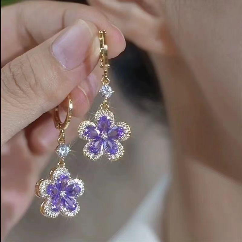 Exquisite Super Flash Purple Rhinestone Flower Earrings for Women, Fashionable, Luxurious, High-end and Elegant Earrings