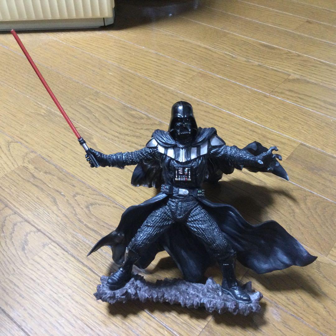 

[USED] First come, first served! Excellent condition Darth Vader figure