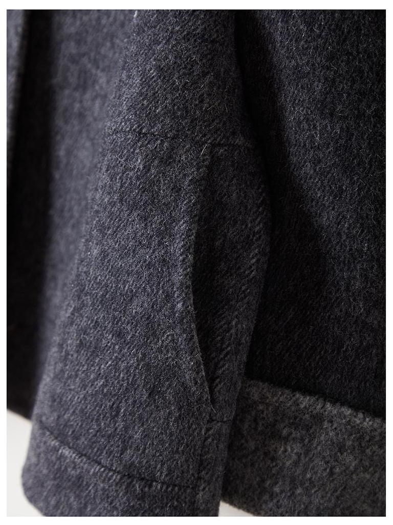 Damski dwustronny płaszcz wełniany z okrągłym dekoltem i zapięciem na żabki - design z francuskim temperamentem na jesień/zimę 2025