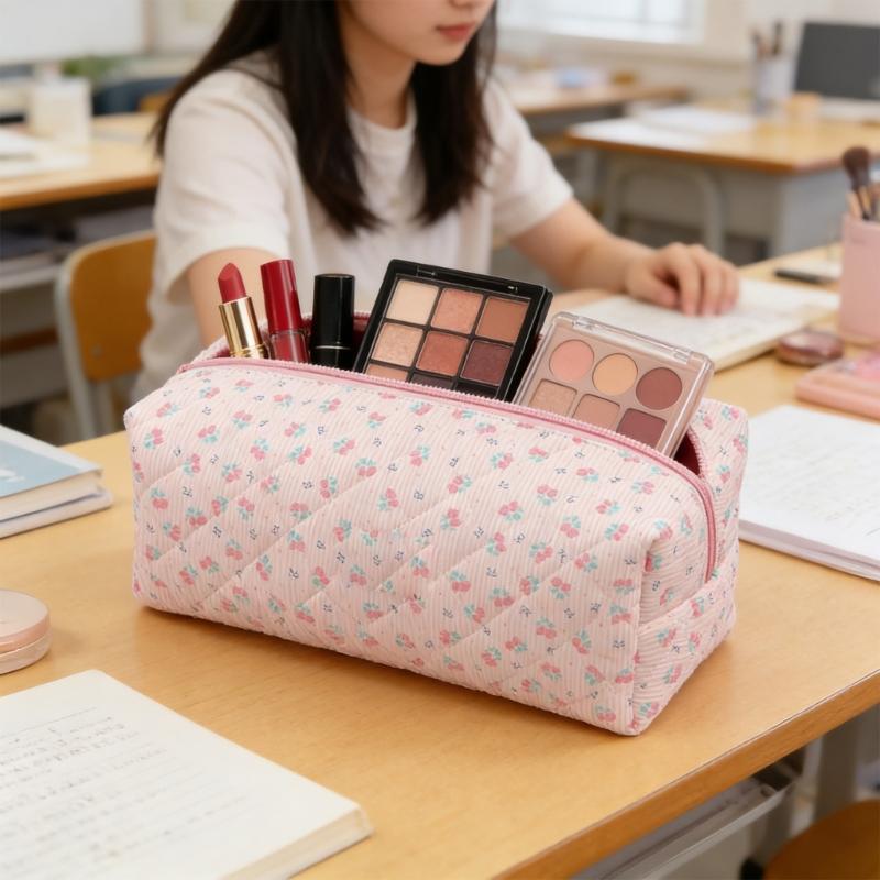Elegant Floral Shaped Makeup Bag Practical Polyester Large Capacity Cosmetic Bag For Cosmetics And Travel Essential