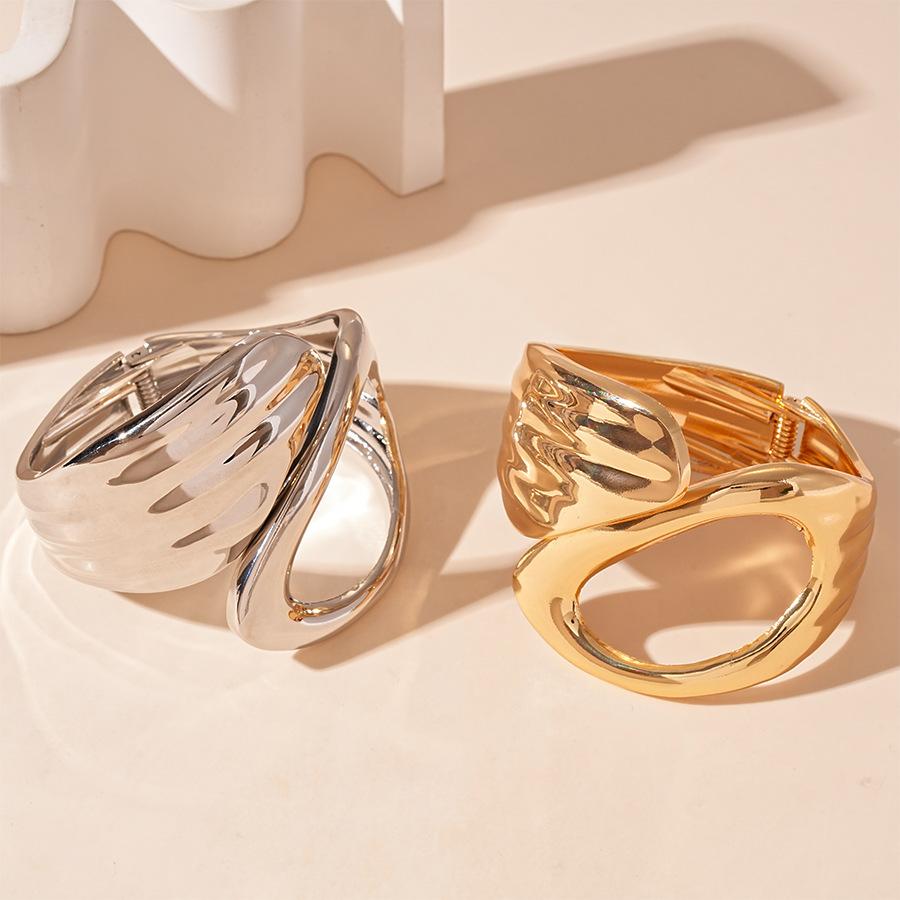 Metallic Geometric Asymmetry Hollow Geometric Opening Bracelet Exaggerated Bracelet