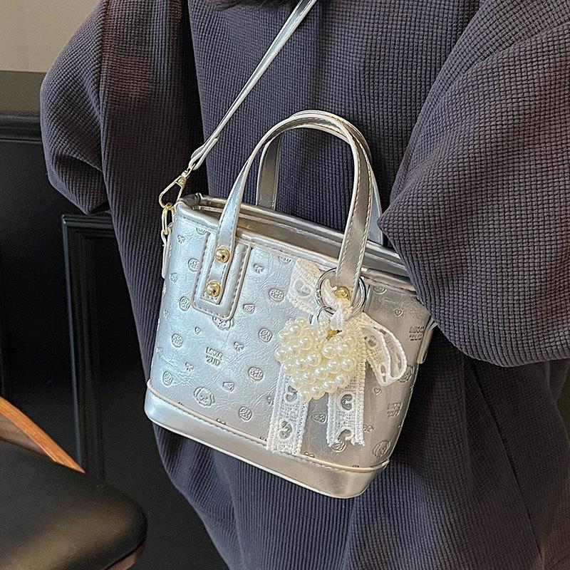 Korean Version of the New Product, Sweet Style Fashion Printing, Portable Bucket Bag, Women's Commuting Versatile and Advanced Messenger Bag