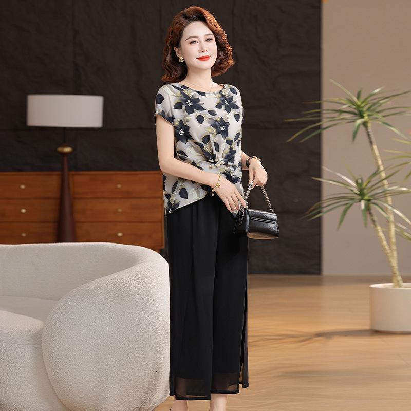 Mom's 2026 Summer Chiffon Floral Blouse - Elegant Short-Sleeved Top for Middle-Aged Women
