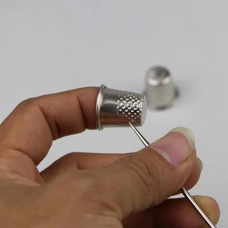 10 Pcs/set DIY Sewing Tools Finger Protector Antique Hard Metal Brass Sewing Thimble Needles Sewing Accessoires Wholesale