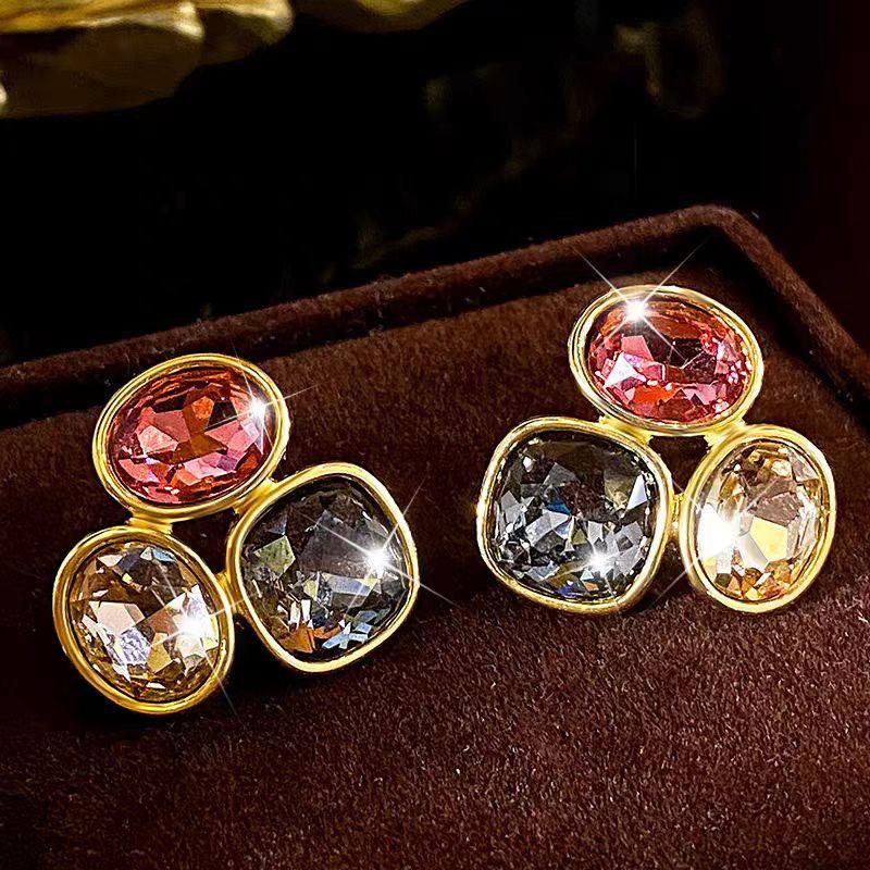 

Нишевый дизайн геометрические овальные серьги темперамент простые серьги-гвоздики индивидуальность легкая роскошь высокое чувство модные серьги