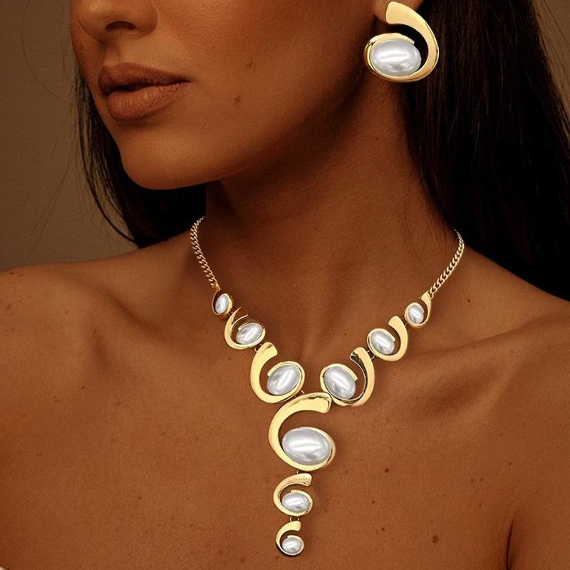 New Hot-selling Personalized Fashion Exaggerated Trend Necklace Earrings Combination, Jewelry Set