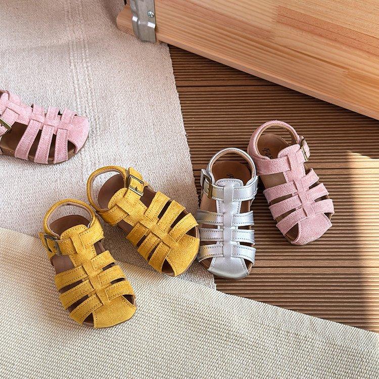 Girls Baotou Hollow Boken Shoes 2025 Summer New Children's Casual Sandals Children's Baby Soft Sole Beach Shoes