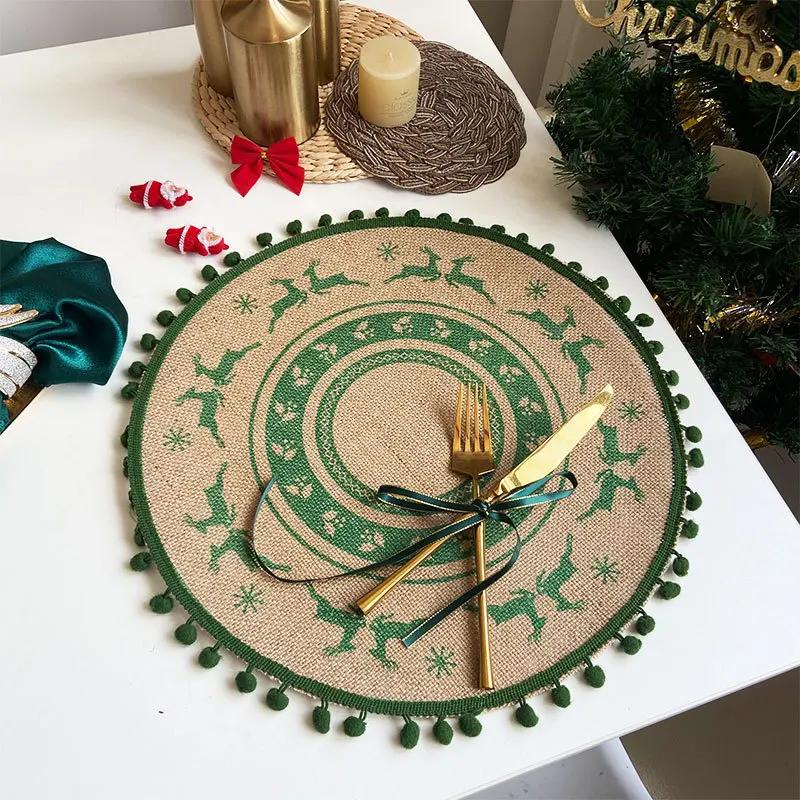 Retro Christmas Jute Placemat Round Printed Woven Dining Table Mat with Wool Ball Heat-Resistant Home Decorative Coffee Cup Mats