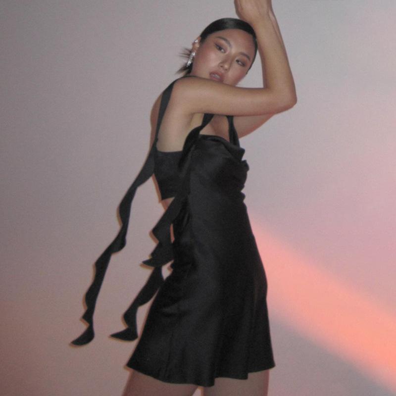 Dámské jarní a letní sexy vlající jednobarevné šaty bez zad