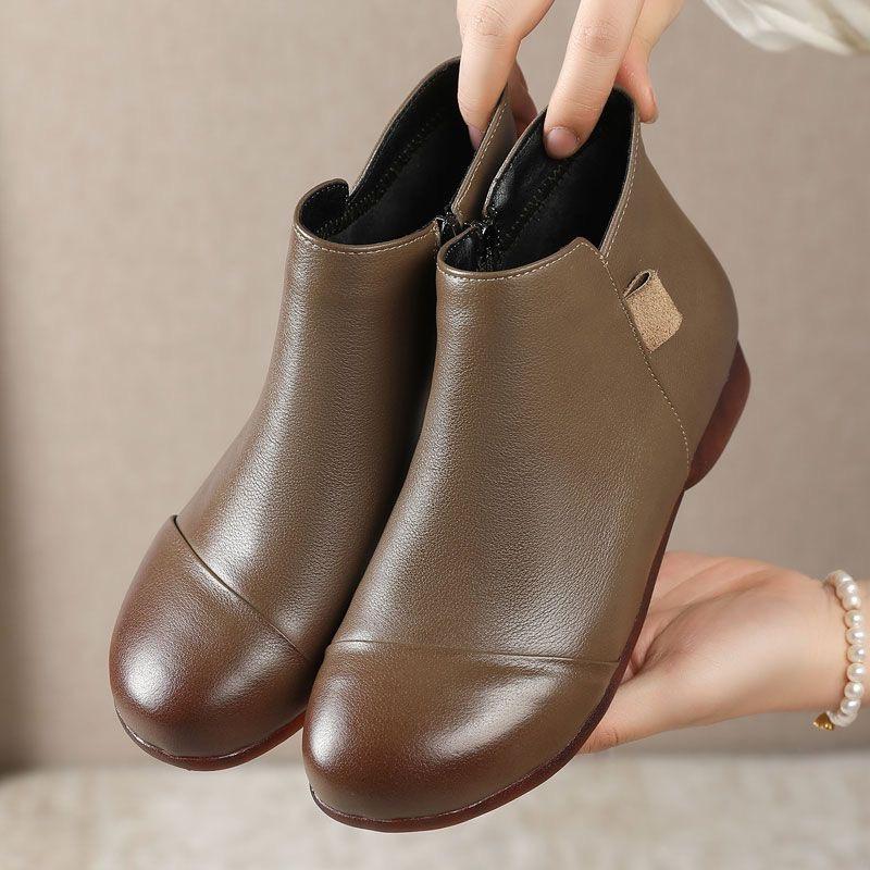 Soft leather super soft mother shoes spring and autumn soft sole comfortable short boots large size flat women's shoes middle-aged and elderly ro