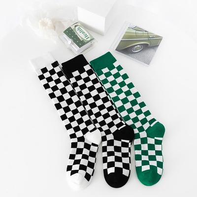 Koreanisches Schachbrett Lange Socken Modische Socken Hoher Schaft Harajuku Street Schwarz Weiß Karomuster Strümpfe