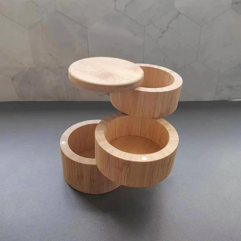 Borcan de Sare de Bambus cu Linguriță Borcan pentru Condimente de Bucătărie Recipient Magnetic Rotativ pentru Condimente de Uz Casnic Cutii de Depozitare Bijuterii Handmade