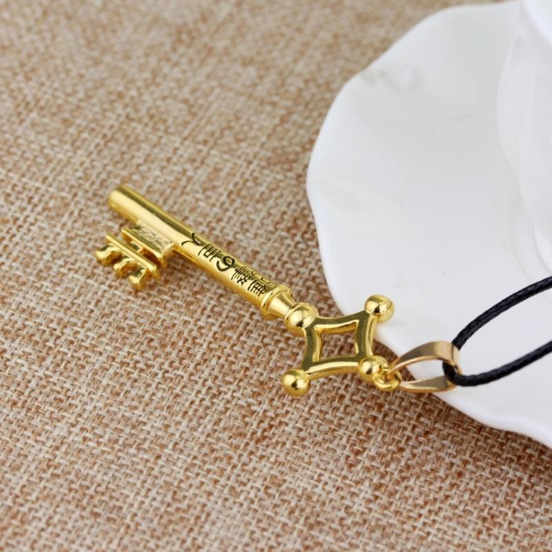 Vintage Key Crown Necklace Shingeki No Kyojin Pendant Neckchain Retro Anime Cosplay Jewelry Versatile Choker for Men