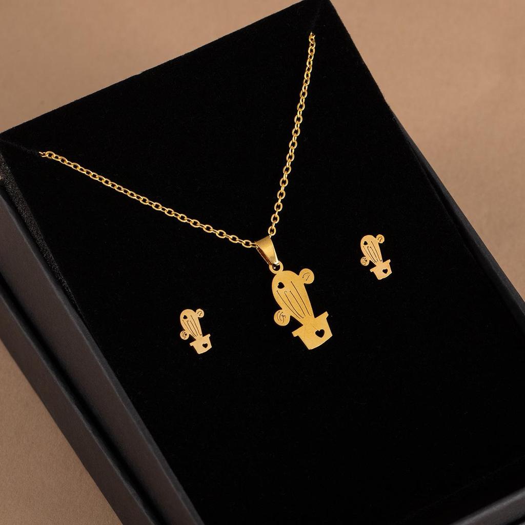 Stainless Steel Heart Necklace Set: Geometric Sunflower & Cross Clavicle Chains