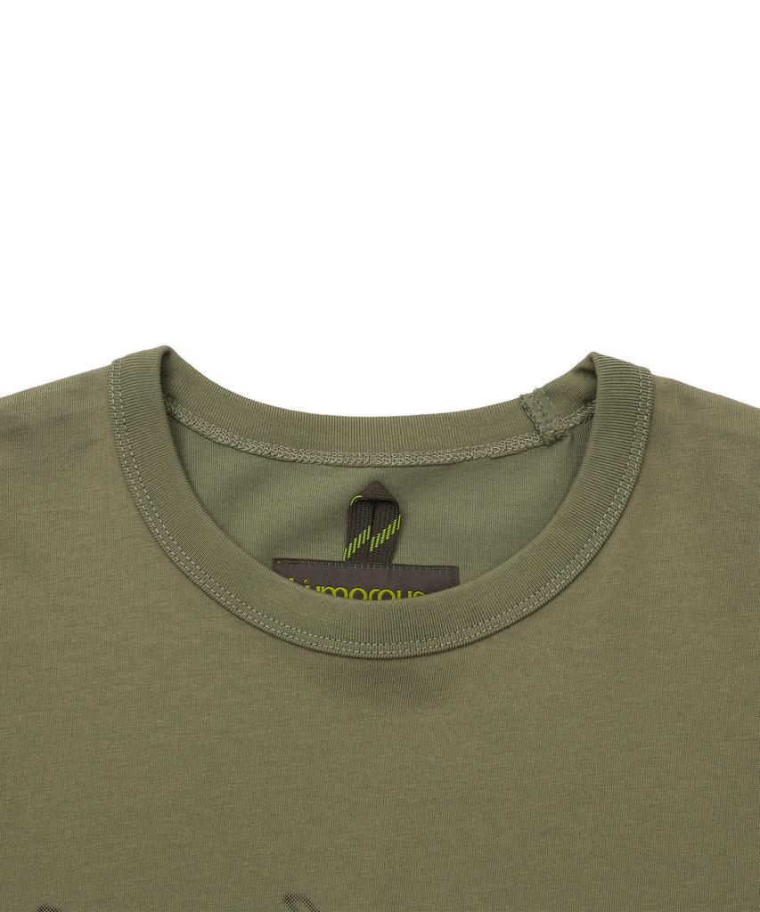 HUMOROUS ACCOUNT Iwi H/S Tee / Dried Herb