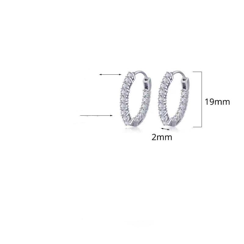 Women's Luxury Zircon Round Stud Earrings - Elegant, Lightweight Diamond-Style Ear Clips for a Versatile Look.
