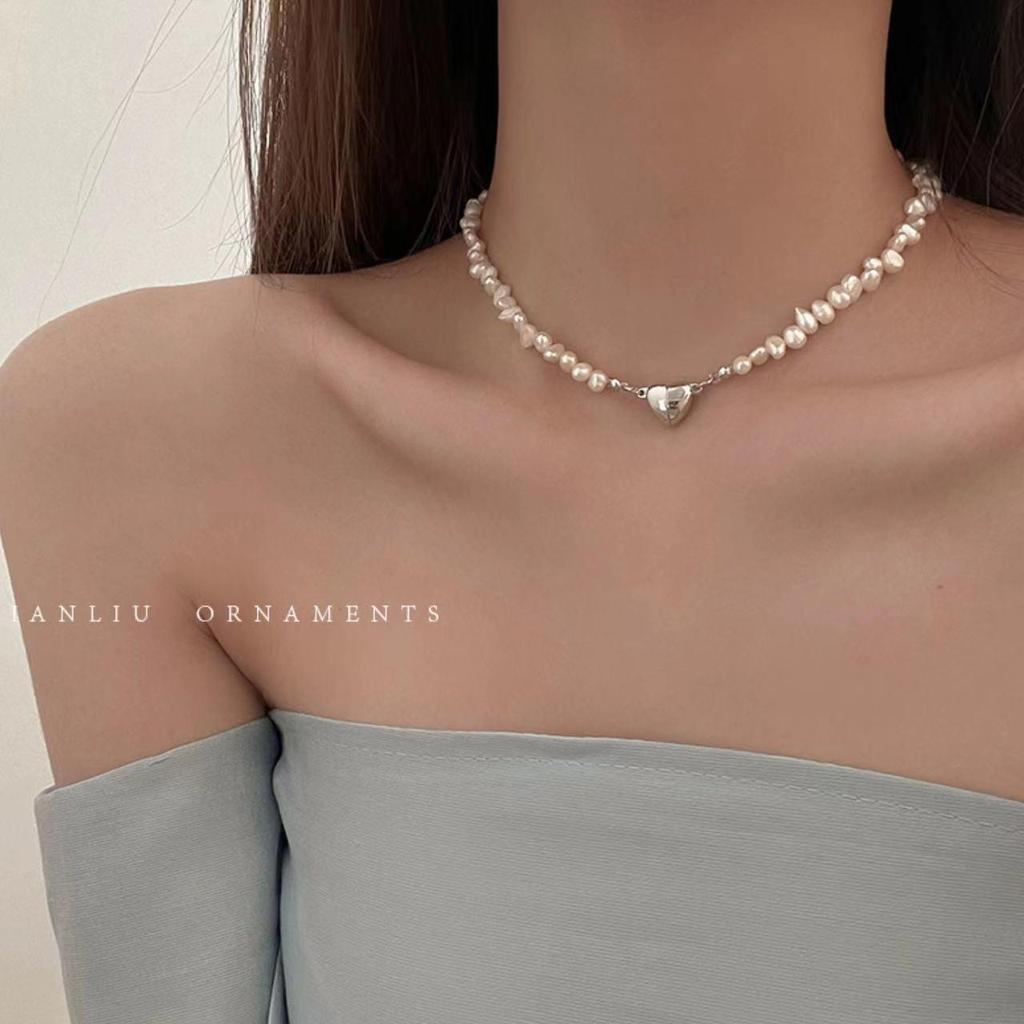 Elegant Silver Pearl Necklace: High-End Design for Women - Versatile and Chic Clavicle Accessory.