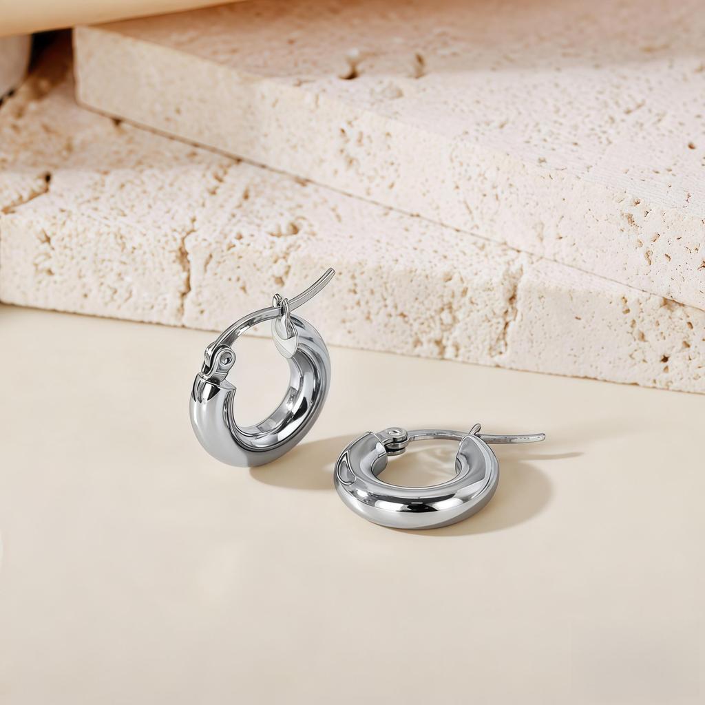 European American Classic Smooth C-Shaped Hoop Titanium Steel Retro Earrings for Women
