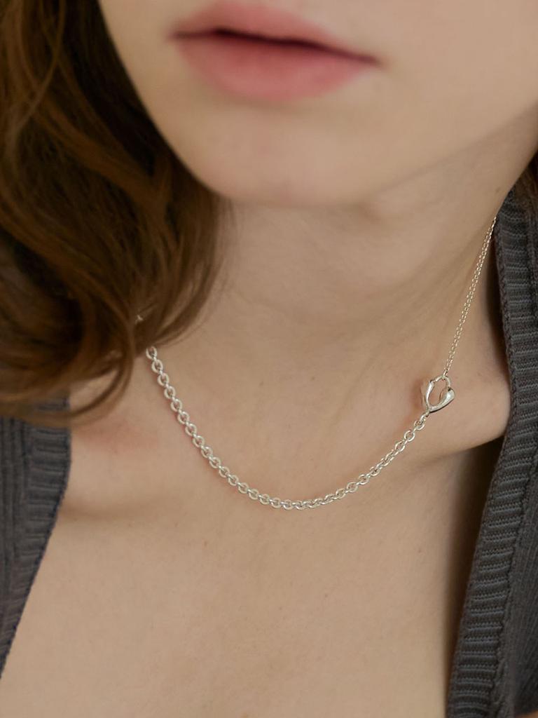 Xiann Embrace Heart Choker
