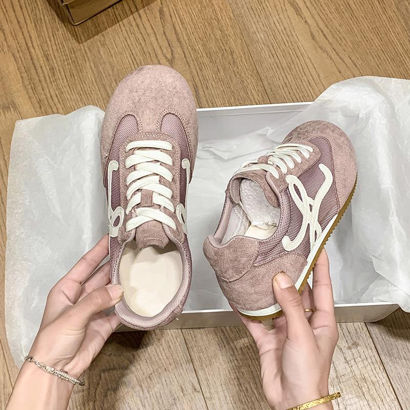 Retro color matching Forrest Gump shoes women's 2025 new comfortable and breathable = flat casual sports moral training shoes