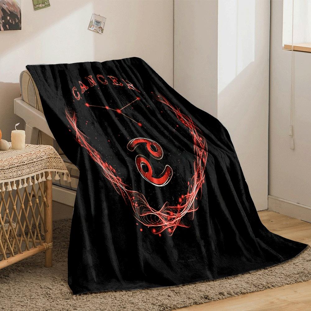 Ein Krebs-Sternzeichen-Design mit Sternbild, Symbol und leuchtend roten Akzenten. Decke für alle Jahreszeiten Mittagspause Überwurf Geschenk