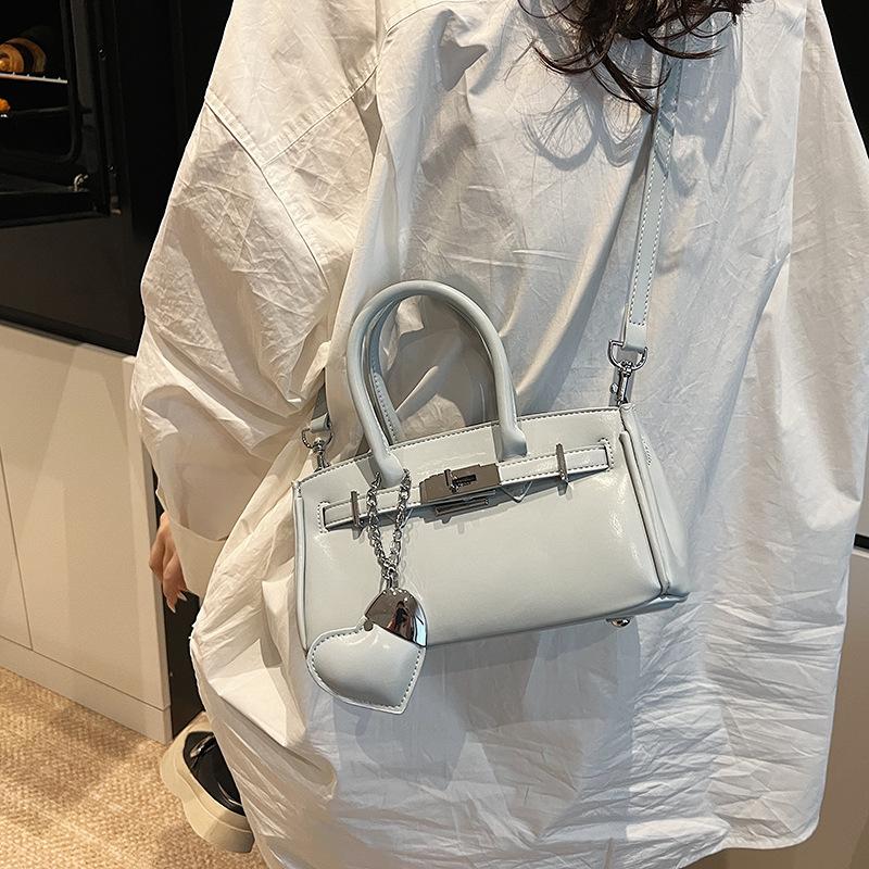 2025 Summer New Bag Niche Design Handbag Fashion Commuter Shoulder Messenger Bag Premium Platinum Bag