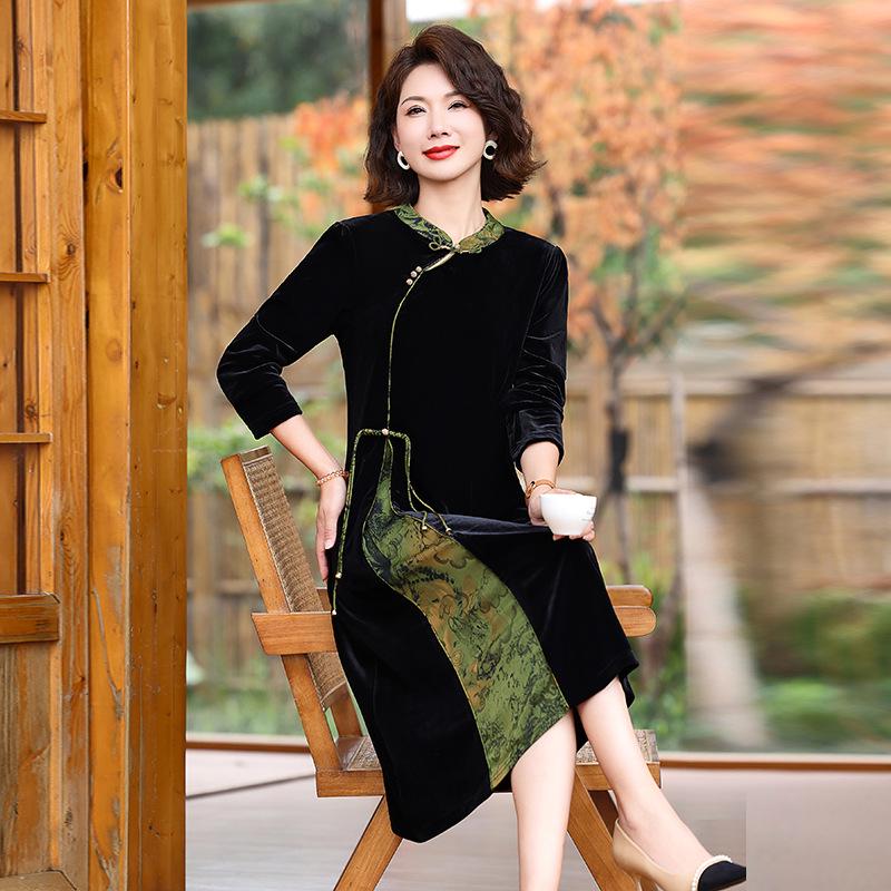 Mother's Wear: New Spring & Autumn 2026 Chinese Style Gold Silk Velvet Qipao Dress for Middle-Aged & Elderly Women