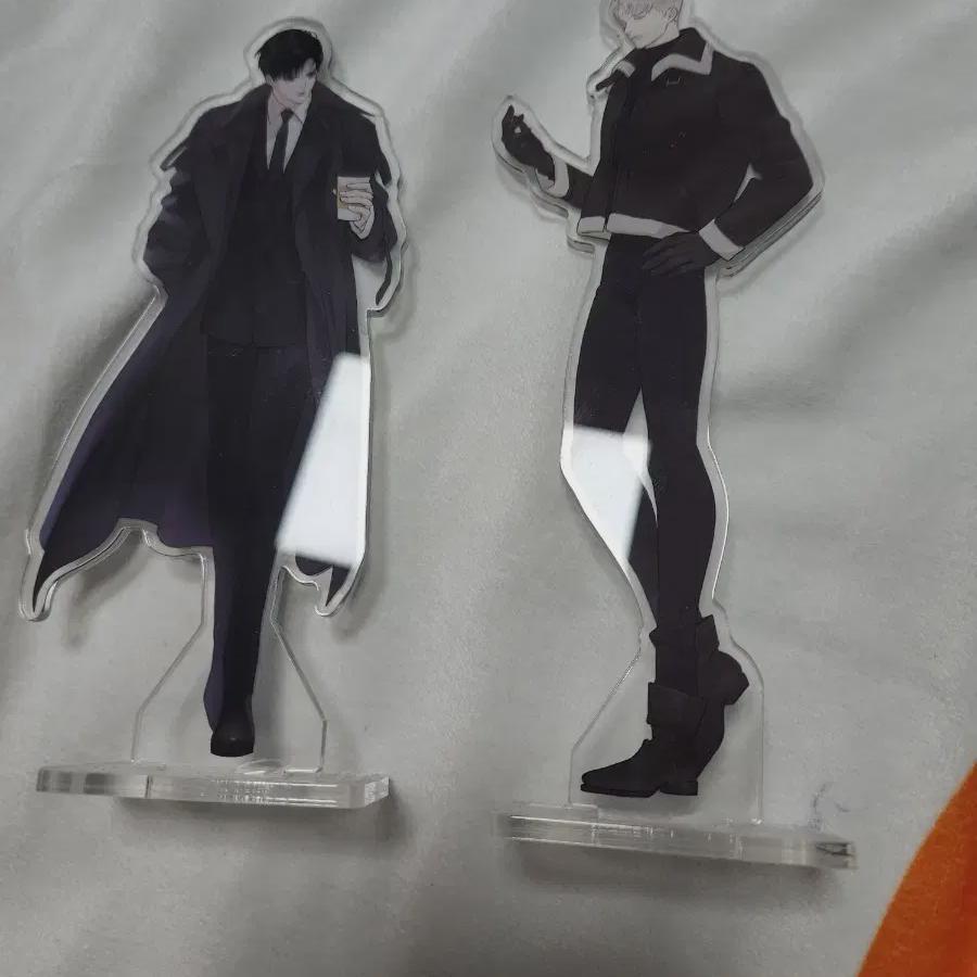 

Женат Мужчина Ли Читатель Мечей Акриловая Подставка Оптом