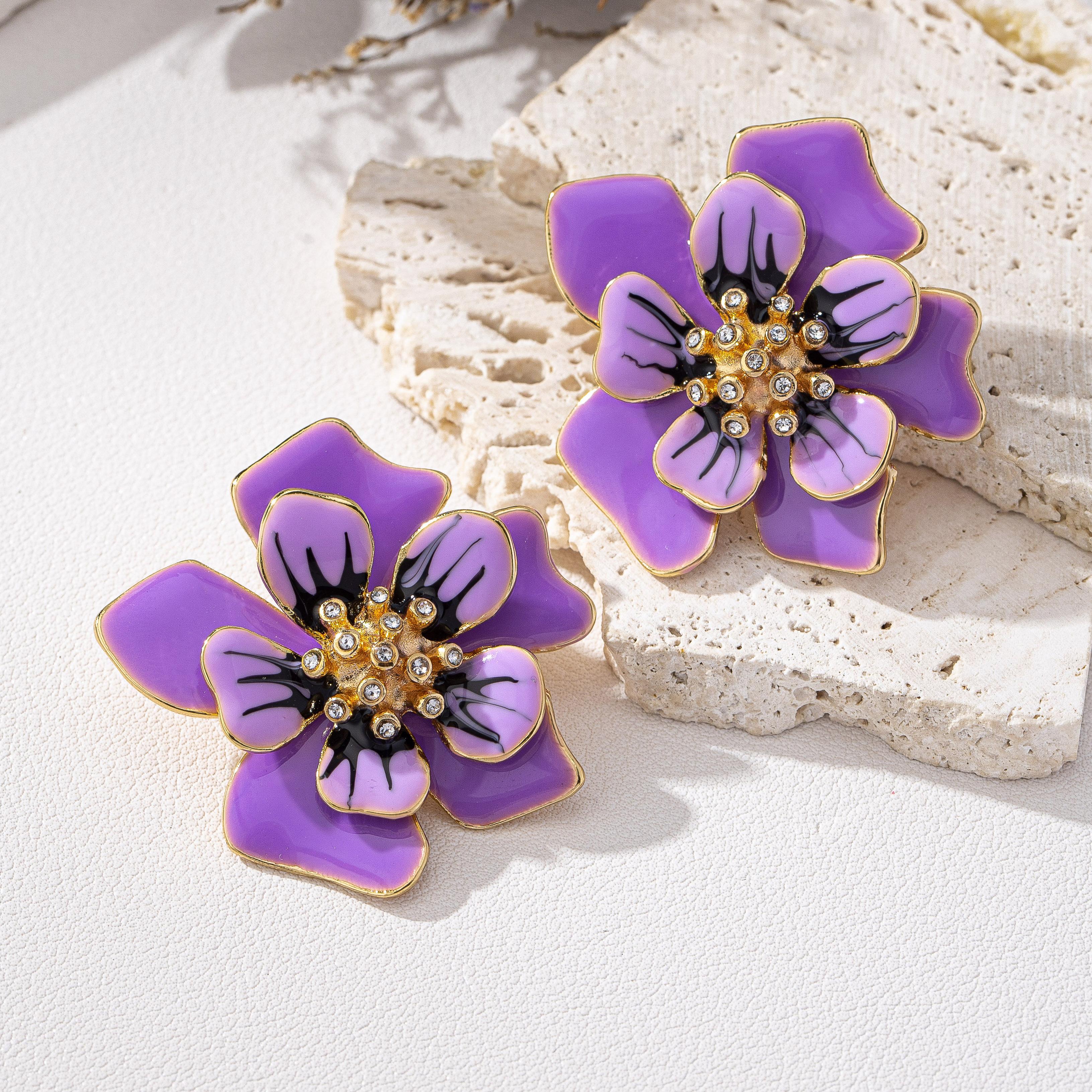 

Модные разноцветные серьги-пусеты с фиолетовой эмалью, серьги-цветы в ретро-стиле, для путешествий и отпуска, пляжные, с цирконом фиолетовый