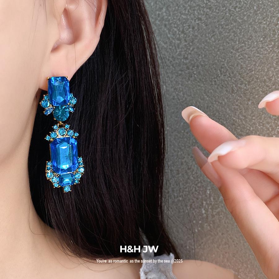 Silver Needle Diamond Square Pendant Earrings European and American Ins Versatile Exquisite Elegant Earrings Light Luxury Premium Earrings Women