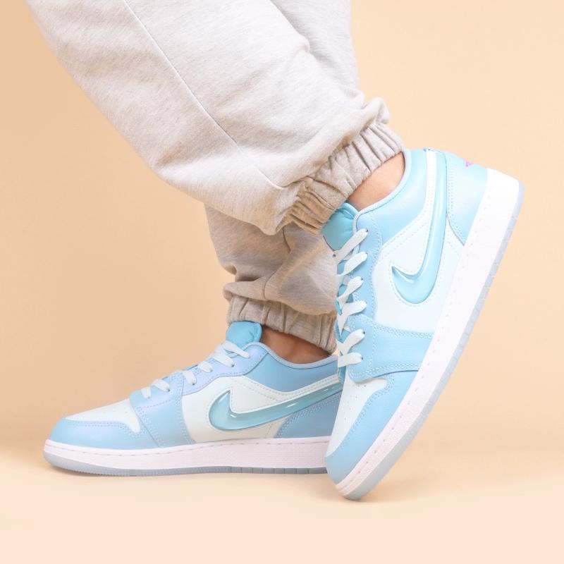 Jordan 1 Low SE Aquarius Blue (GS)