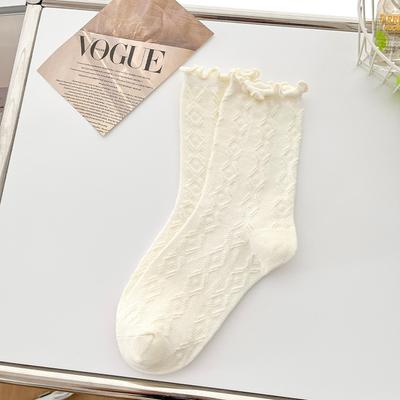Damen Sommersocken mit Blumenmuster, leichtes Netzgewebe, offene Struktur, atmungsaktiv, knöchelhoch, flauschig