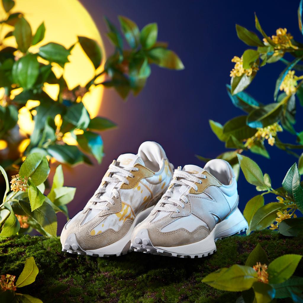BEAST X New Balance  327 Tie-Dye - Sea Salt Women Sneakers Cream Light-Khaki White WS327BZT