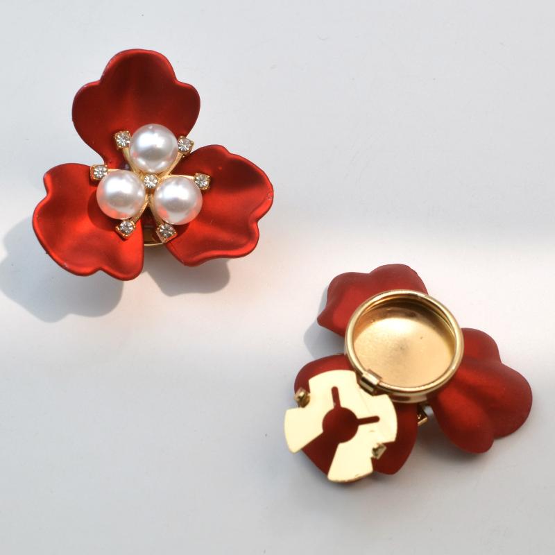 Drei-Blatt-Blumen-Perlen-Manschettenknöpfe Verzierter Clip Hemdbluse Zwei-in-Eins Nahtlose Montage Weihnachtsgeschenk
