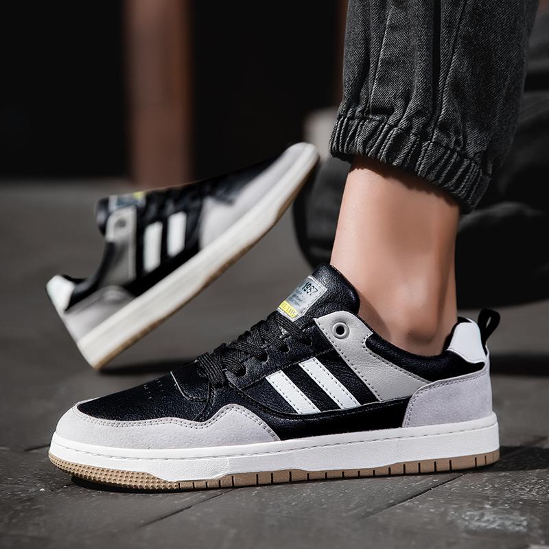 2024 Nuove Scarpe Vulcanizzate da Uomo Traspiranti Casual Scarpe da Barca Comode Pigre Scarpe Piatti Retro con Lacci Tenis Masculino Sneakers