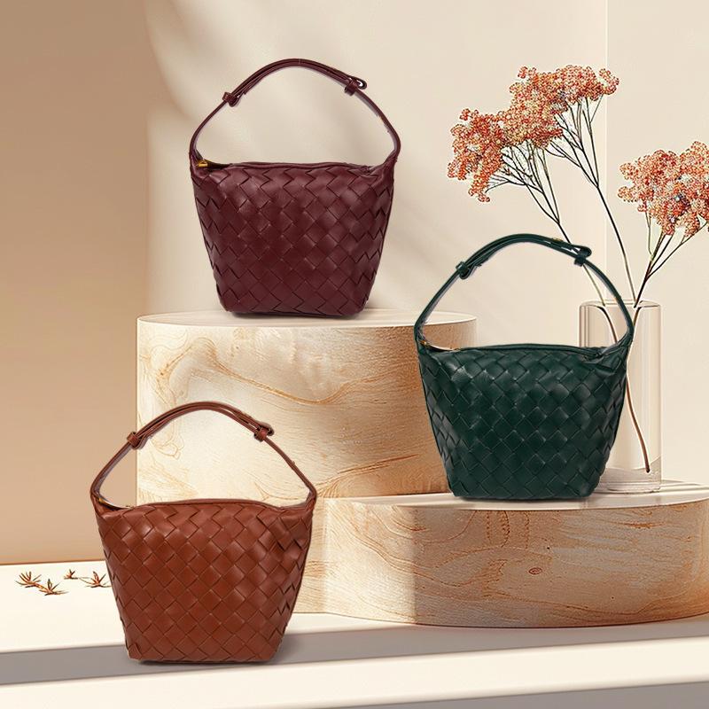 New Trendy Hand-Woven Bags, European And American Fashion Retro Portable Messenger Bags, Simple Bucket Bags, Women'S Bags